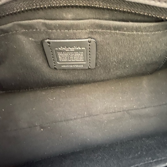 Coach used, - Picture 6 of 9